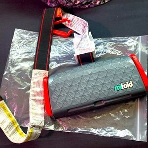 Mifold grab n go booster car seat